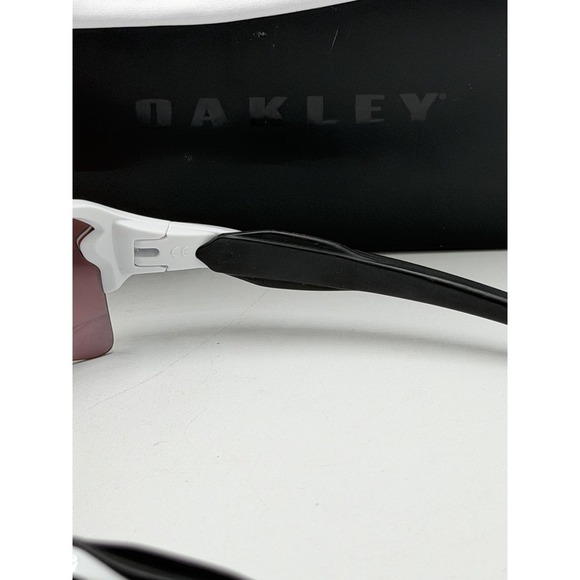 Oakley FLAK 2.0 XL SUNGLASSES OO9188-03 Polished White W/ PRIZM Field Lens - Picture 10 of 15